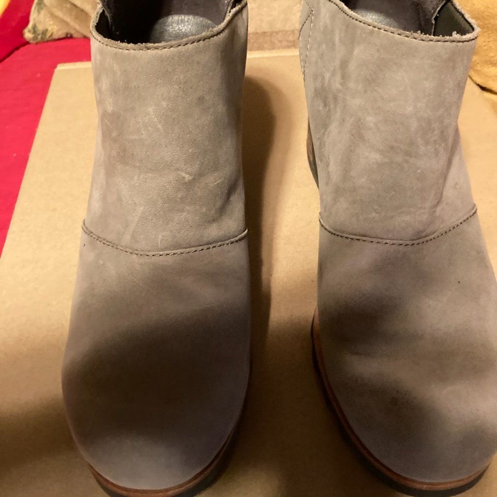 Women’s Sorel Addington Chelsea Boots